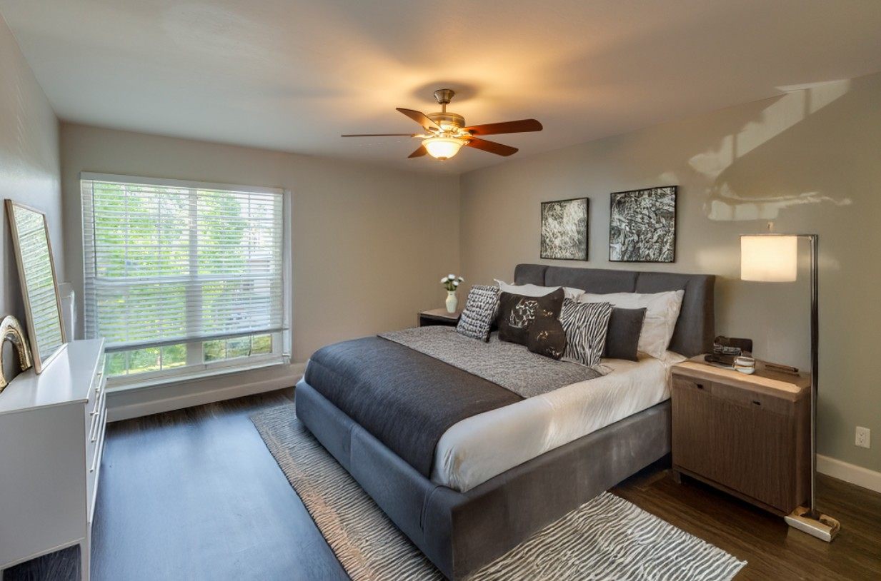 Redwood Plaza Apartments